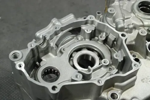 2005 YAMAHA YZ450F OEM LEFT RIGHT ENGINE MOTOR CRANKCASE CRANK CASES BLOCK