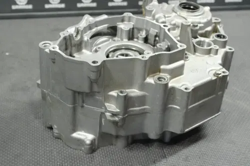 2005 YAMAHA YZ450F OEM LEFT RIGHT ENGINE MOTOR CRANKCASE CRANK CASES BLOCK