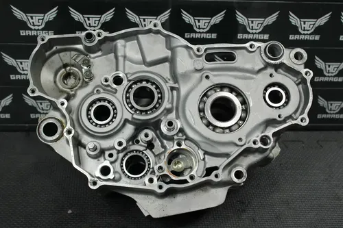 2005 YAMAHA YZ450F OEM LEFT RIGHT ENGINE MOTOR CRANKCASE CRANK CASES BLOCK