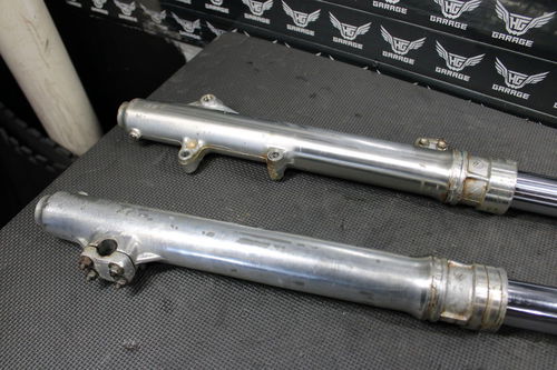 1986 HONDA XR250R OEM RIGHT LEFT FRONT SUSPENSION FORKS SHOCKS