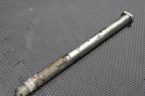 2018 YAMAHA YZ450F OEM REAR BACK SWINGARM BOLT SUSPENSION PIVOT AXLE 33D-22141-0