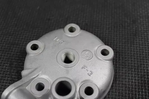 2005 YAMAHA YZ125 OEM ENGINE MOTOR CYLINDER HEAD 1C3-11111-01-00