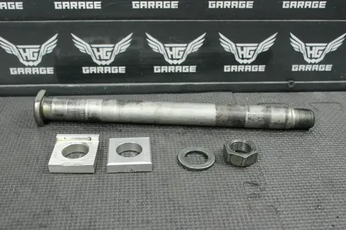 2004 YAMAHA Yz450F OEM REAR AXLE BACK WHEEL RIM PIVOT BOLT AXEL 5ET-25381-00-00