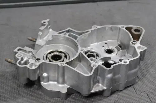 1994 93-01 YAMAHA YZ80 OEM RIGHT ENGINE MOTOR CRANKCASE CRANK CASES BLOCK