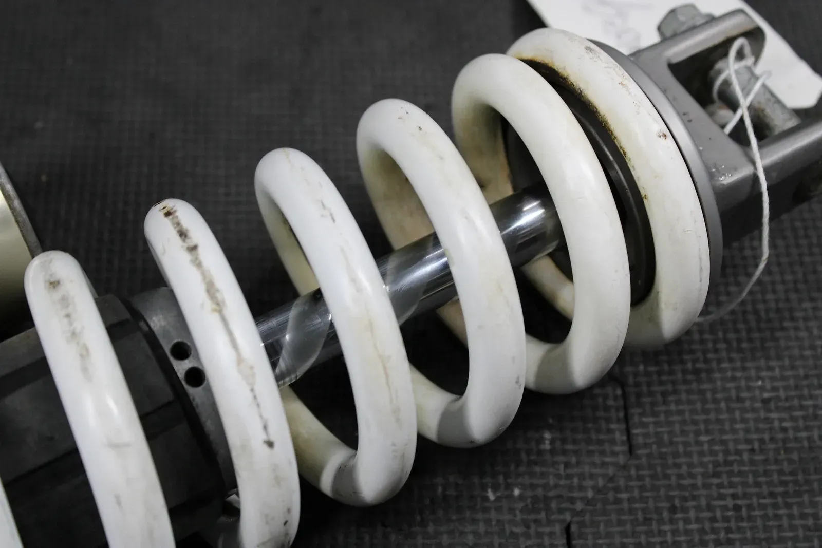 2004 KTM 300EXC OEM WP REAR BACK SHOCK ABSORBER SUSPENSION 1218Y770