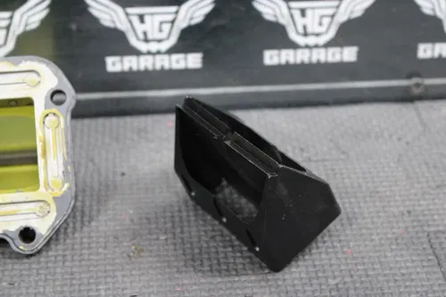 1999 KTM 125SX OEM INTAKE REED BLOCK ASSEMBLY 54630051444