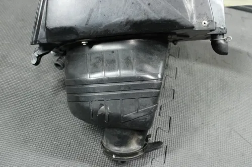 2004 HONDA CRF250R OEM AIRBOX INTAKE AIR CLEANER CASE 17250-KRN-000