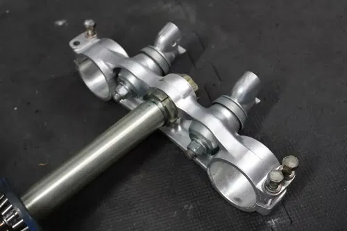 1989 SUZUKI RM250 OEM FRONT FORKS LOWER UPPER TRIPLE TREE STEM BAR CLAMP