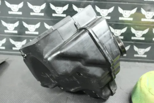 2004 KAWASAKI 95-06 KDX200 97-05 KDX220R OEM AIRBOX INTAKE AIR CLEANER CASE NICE