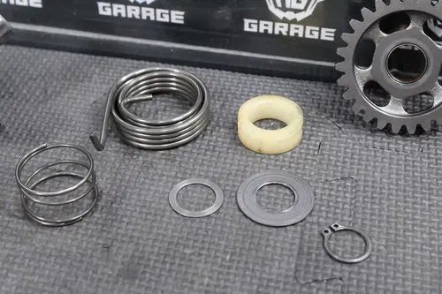 1994 SUZUKI 89-95 RM250 89-98 RMX250 OEM KICKSTART KICK START SHAFT W IDLER GEAR