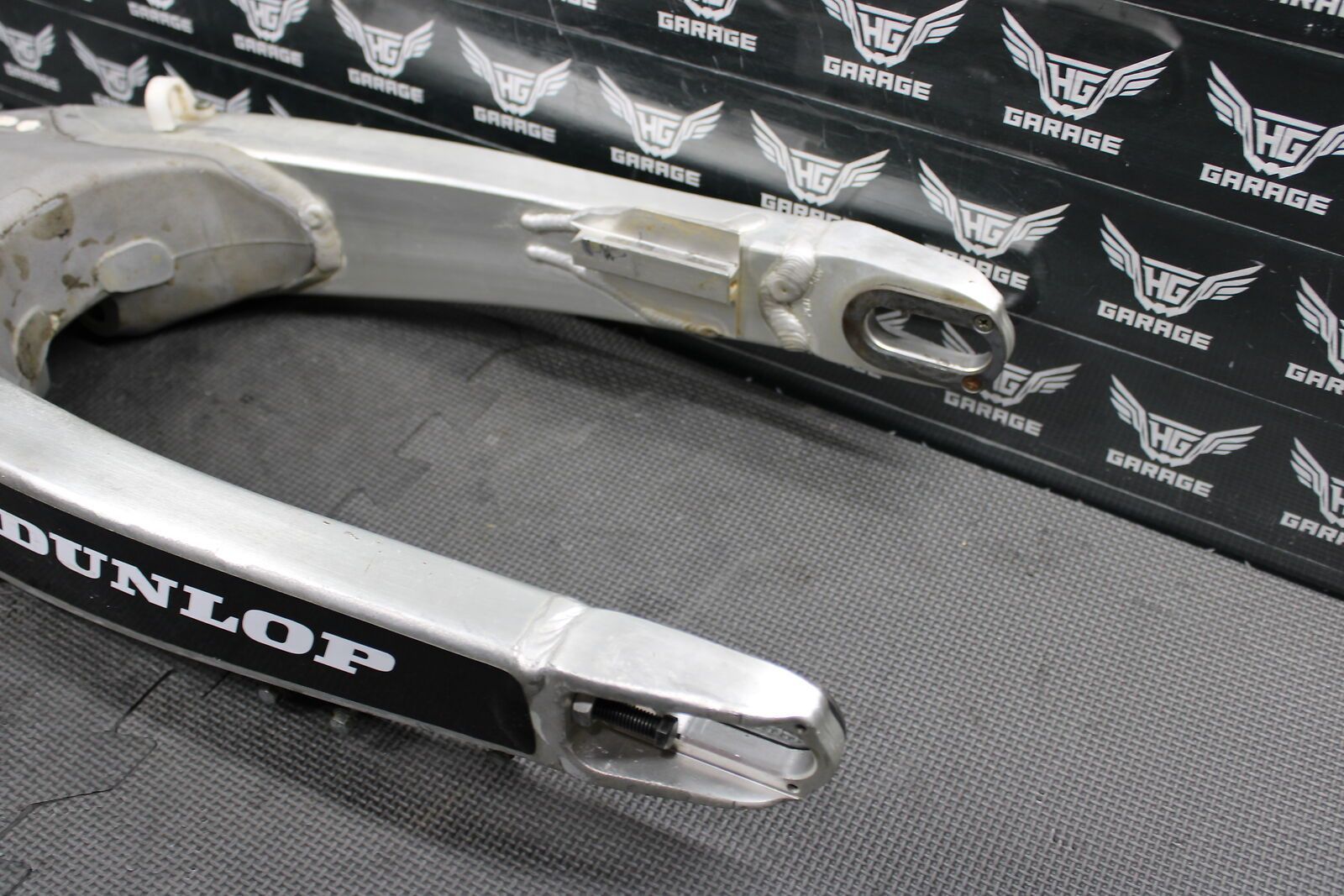 2003 YAMAHA YZ125 OEM SWINGARM SWING ARM SUSPENSION 5UN 2003 YAMAHA YZ125 OEM SWINGARM SWING ARM SUSPENSION 5UN