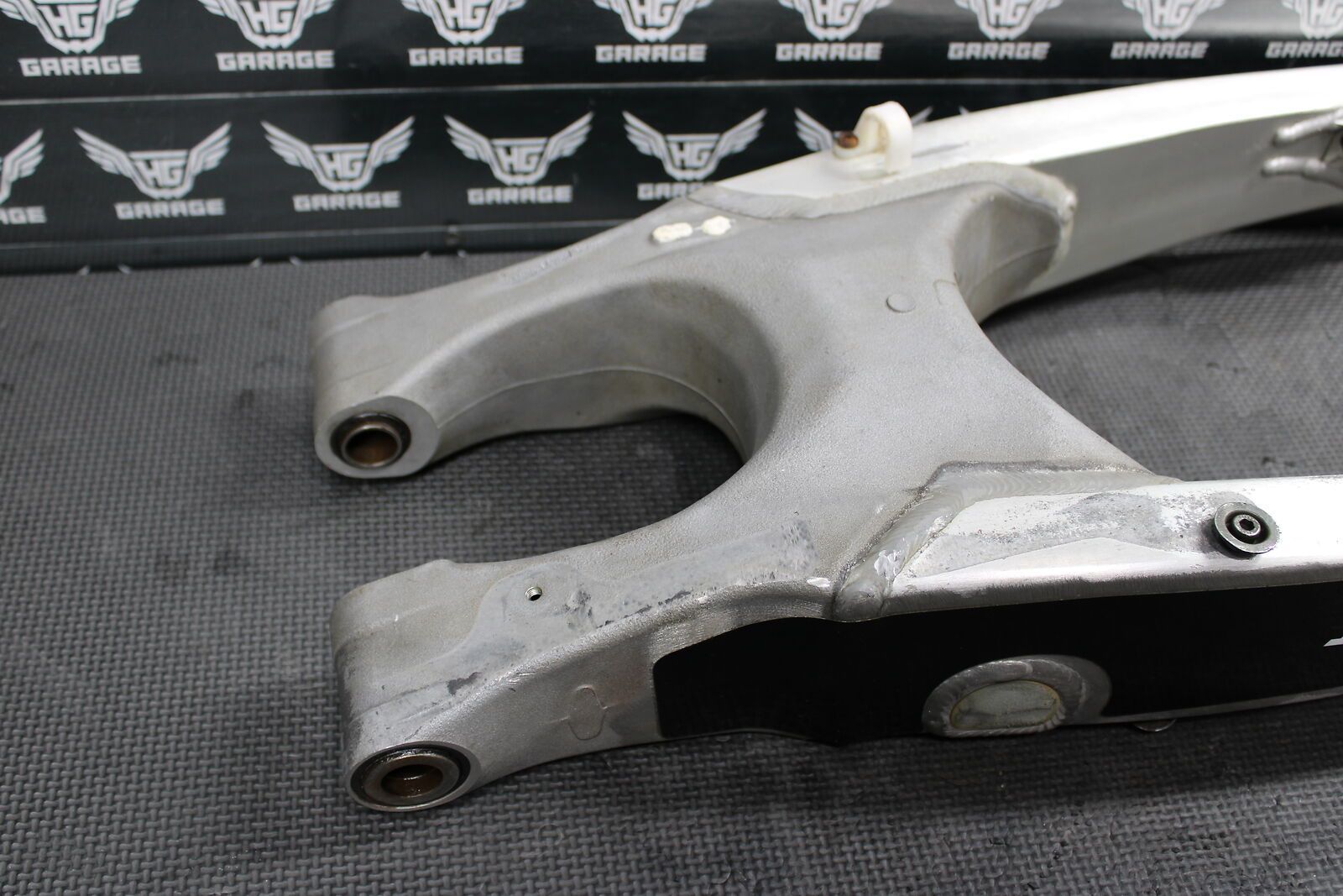2003 YAMAHA YZ125 OEM SWINGARM SWING ARM SUSPENSION 5UN 2003 YAMAHA YZ125 OEM SWINGARM SWING ARM SUSPENSION 5UN