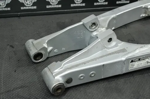 2002 YAMAHA YZ85 OEM SWINGARM SWING ARM SUSPENSION 4ES-22110-01-00