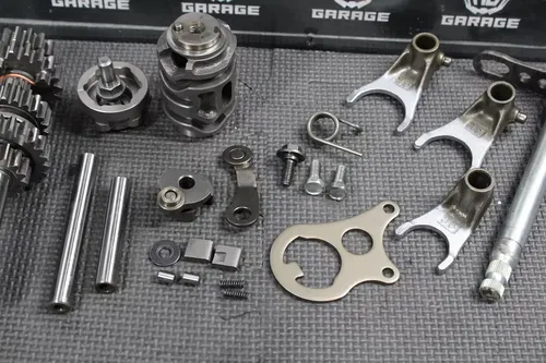 2009 HONDA CRF150RB OEM ENGINE TRANSMISSION ASSEMBLY GEARS SHIFT DOGS FORKS