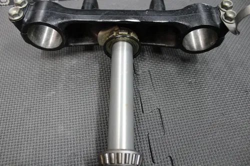 1987 HONDA XR250R 87-95  OEM FRONT FORKS LOWER UPPER TRIPLE TREE STEM CLAMP