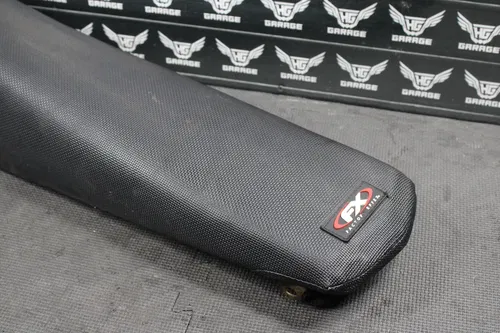 2006 YAMAHA 05-06 WR250F WR450F OEM SEAT SADDLE 5TJ-24710-C1-00