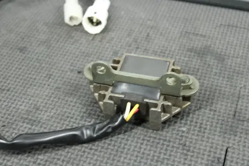 2004 YAMAHA 03-06 WR250F OEM RECTIFIER VOLTAGE REGULATOR 5TJ-81960-02-00
