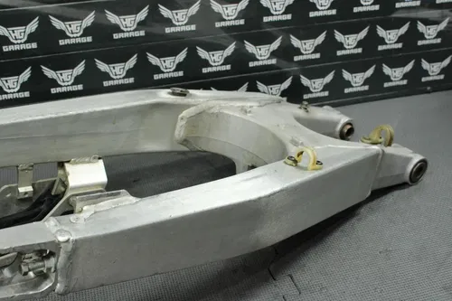 2000 HONDA CR125R OEM SWINGARM SWING ARM SUSPENSION 52200-KZ4-J30