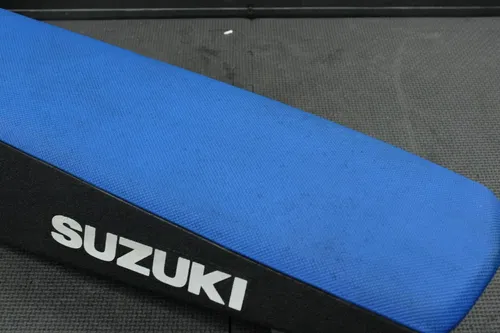 2018 SUZUKI RMZ250 OEM SEAT SADDLE CUSHION COVER 45100-49H10-BJD NICE!