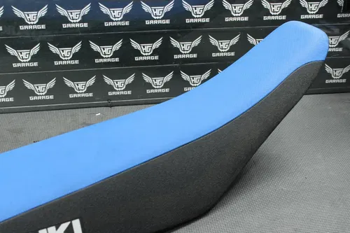 2018 SUZUKI RMZ250 OEM SEAT SADDLE CUSHION COVER 45100-49H10-BJD NICE!