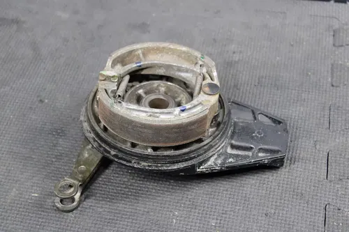 1997 HONDA XR200R 90-02 OEM REAR BACK BRAKE DRUM PANEL ASSEMBLY