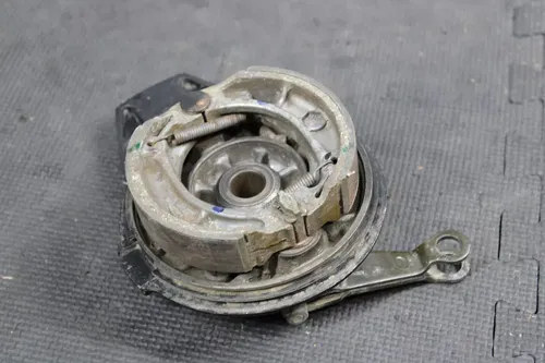 1997 HONDA XR200R 90-02 OEM REAR BACK BRAKE DRUM PANEL ASSEMBLY