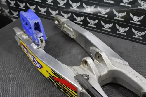 2007 SUZUKI 05-07 RMZ450 OEM SWINGARM SWING ARM SUSPENSION 61000-35G20