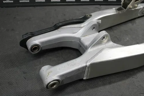 2003 HONDA CRF450R OEM SWINGARM SWING ARM REAR SUSPENSION 52200-MEB-000 MINT!