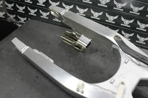 2003 HONDA CRF450R OEM SWINGARM SWING ARM REAR SUSPENSION 52200-MEB-000 MINT!
