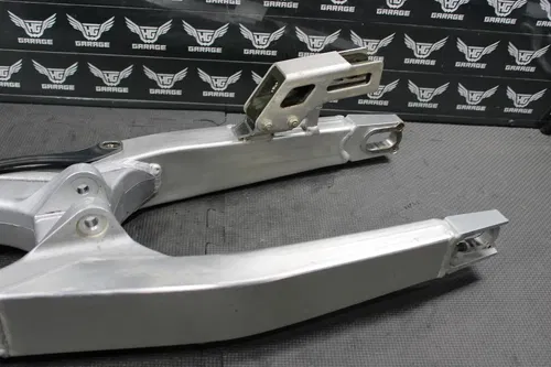 2003 HONDA CRF450R OEM SWINGARM SWING ARM REAR SUSPENSION 52200-MEB-000 MINT!