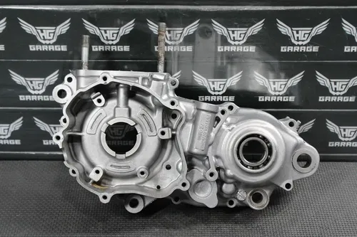 2003 KAWASAKI KX250 OEM LEFT ENGINE MOTOR CRANKCASE CRANK CASES BLOCK