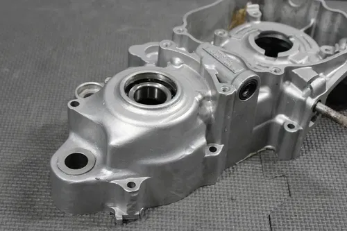 2003 KAWASAKI KX250 OEM LEFT ENGINE MOTOR CRANKCASE CRANK CASES BLOCK