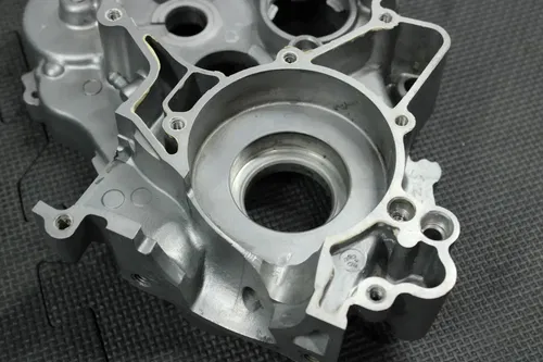 2002 YAMAHA YZ85 OEM LH/RH ENGINE MOTOR CRANKCASE CRANK CASES BLOCK NICE!