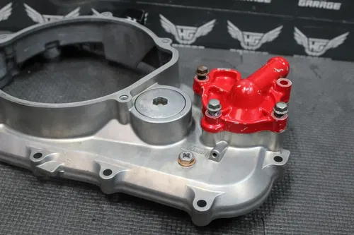 2005 HONDA CRF250R 05-06 ENGINE MOTOR INNER CLUTCH COVER WATER PUMP