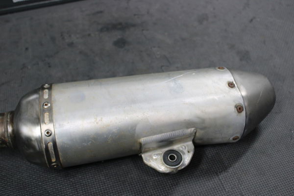 2006 YAMAHA YZ450F OEM MUFFLER EXHAUST SILENCER SLIP ON PIPE 2006 YAMAHA YZ450F OEM MUFFLER EXHAUST SILENCER SLIP ON PIPE