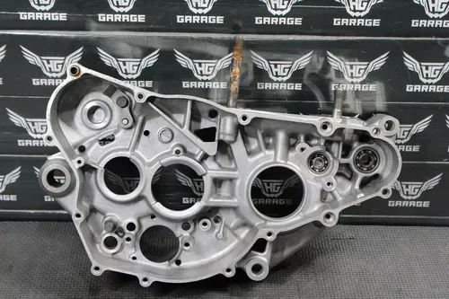 1999 2000 SUZUKI RM250 OEM RIGHT ENGINE MOTOR CRANKCASE CRANK CASES BLOCK