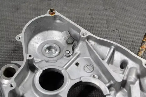1999 2000 SUZUKI RM250 OEM RIGHT ENGINE MOTOR CRANKCASE CRANK CASES BLOCK