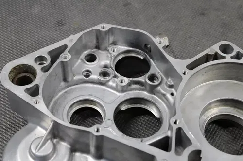 1999 2000 SUZUKI RM250 OEM RIGHT ENGINE MOTOR CRANKCASE CRANK CASES BLOCK