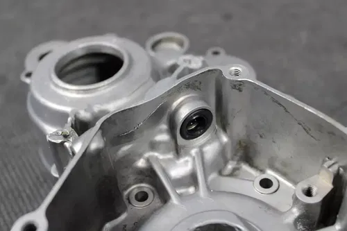1999 SUZUKI RM125 OEM LEFT ENGINE MOTOR CRANKCASE CRANK CASE BOTTOM END
