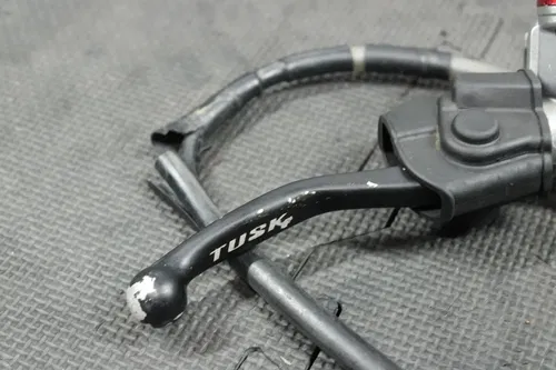 2005 HONDA CRF250R OEM NISSIN FRONT BRAKE CALIPER MASTER CYLINDER HOSE LEVER