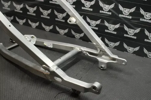 2007 YAMAHA YZ450F OEM REAR BACK SUB FRAME SUBFRAME 2S2-21190-70-00