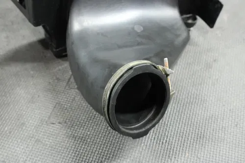 2002 YAMAHA YZ125 OEM AIRBOX INTAKE AIR CLEANER CASE READ DESC!