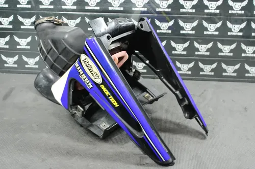 2002 YAMAHA YZ125 OEM AIRBOX INTAKE AIR CLEANER CASE READ DESC!