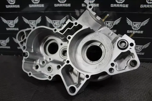 1998 YAMAHA YZ125 OEM LEFT ENGINE MOTOR CRANKCASE CRANK CASE BLOCK 5DH-15111-00