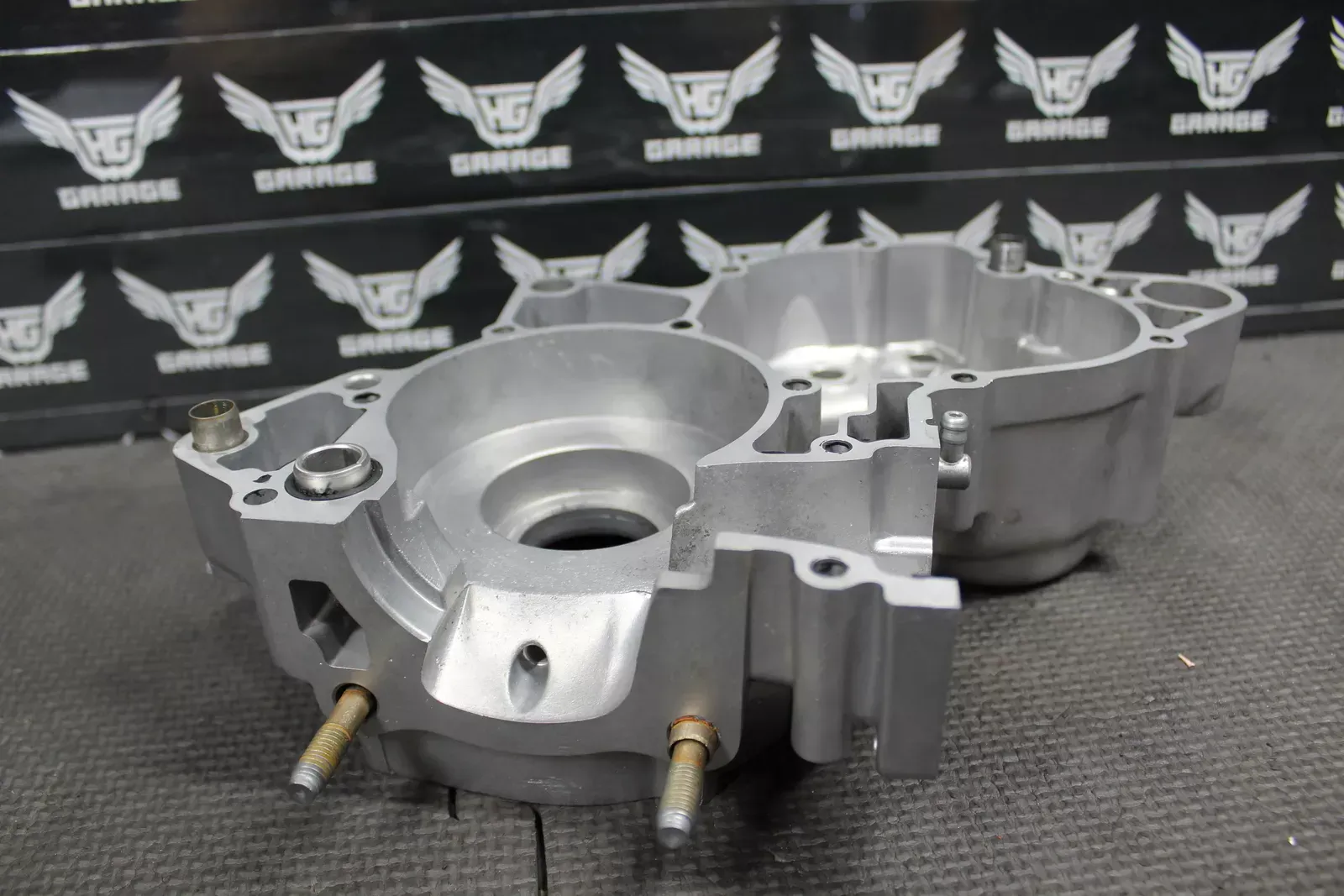 1998 YAMAHA YZ125 OEM LEFT ENGINE MOTOR CRANKCASE CRANK CASE BLOCK 5DH-15111-00