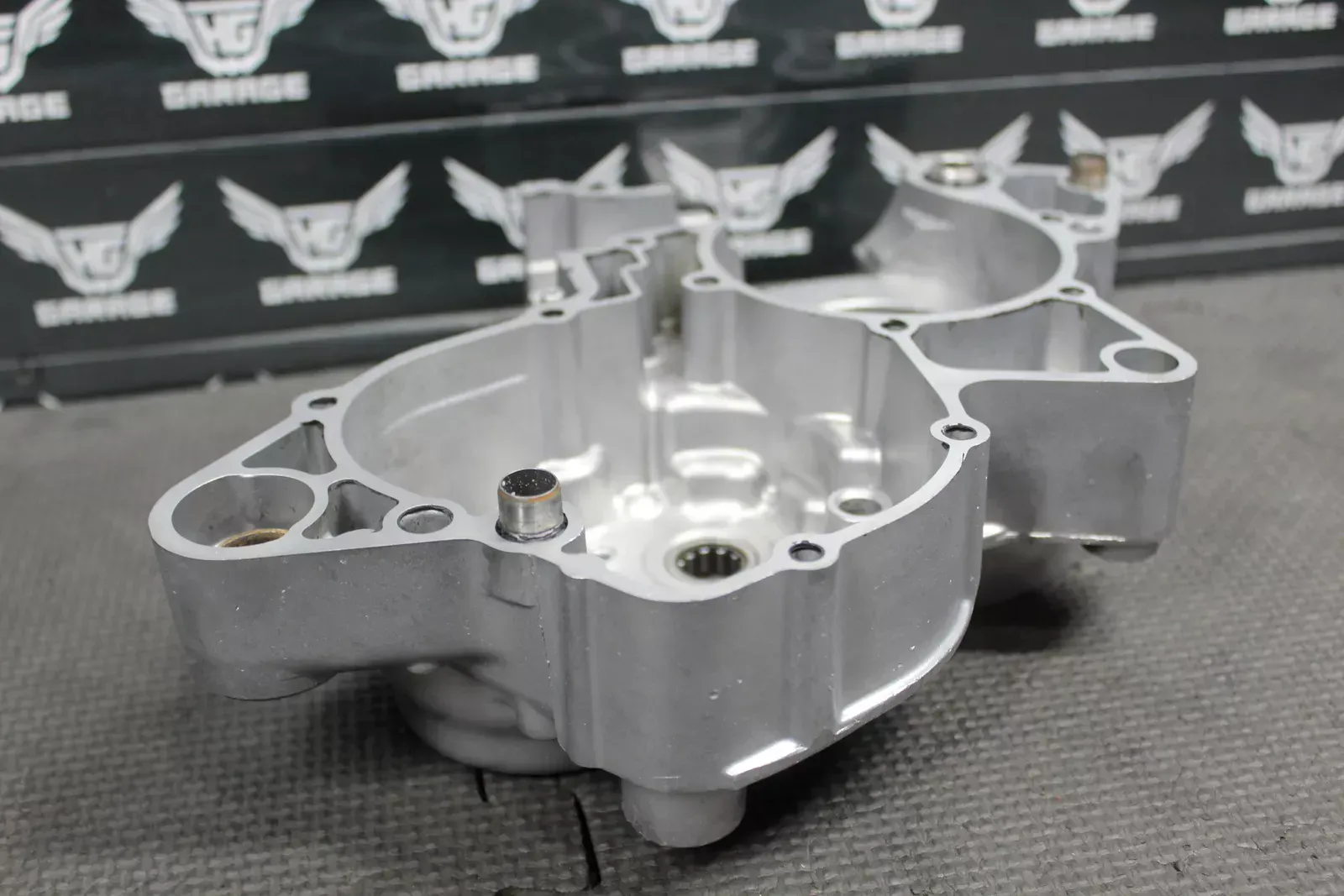 1998 YAMAHA YZ125 OEM LEFT ENGINE MOTOR CRANKCASE CRANK CASE BLOCK 5DH-15111-00