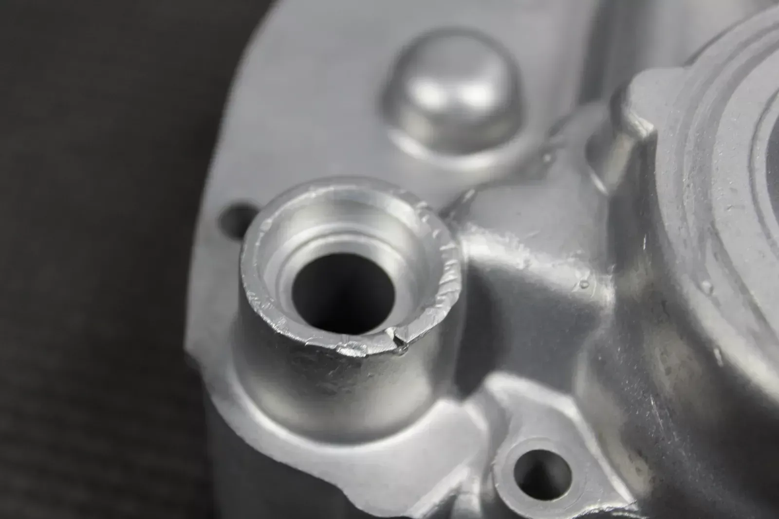 1998 YAMAHA YZ125 OEM LEFT ENGINE MOTOR CRANKCASE CRANK CASE BLOCK 5DH-15111-00