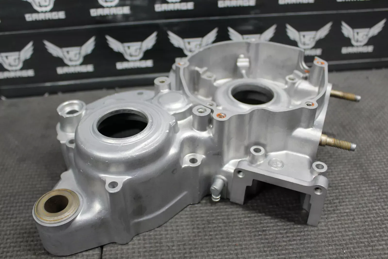 1998 YAMAHA YZ125 OEM LEFT ENGINE MOTOR CRANKCASE CRANK CASE BLOCK 5DH-15111-00