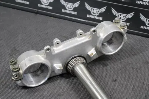 2002 YAMAHA YZ250F OEM FRONT FORKS CLAMP LOWER TRIPLE TREE STEM