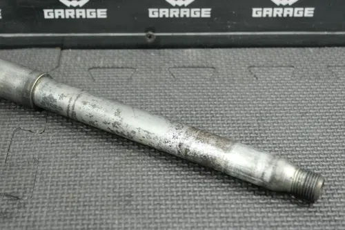 2004 YAMAHA YZ450F OEM FRONT WHEEL RIM AXLE PIVOT BOLT 5BE-25181-00-00